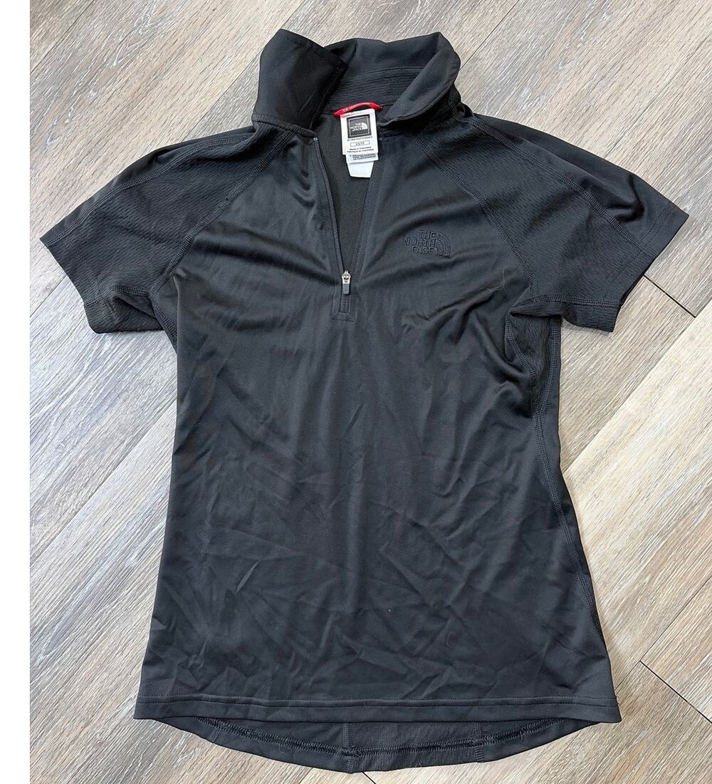 The North Face VaporWick 1/4 Zip Athletic Top Black XS